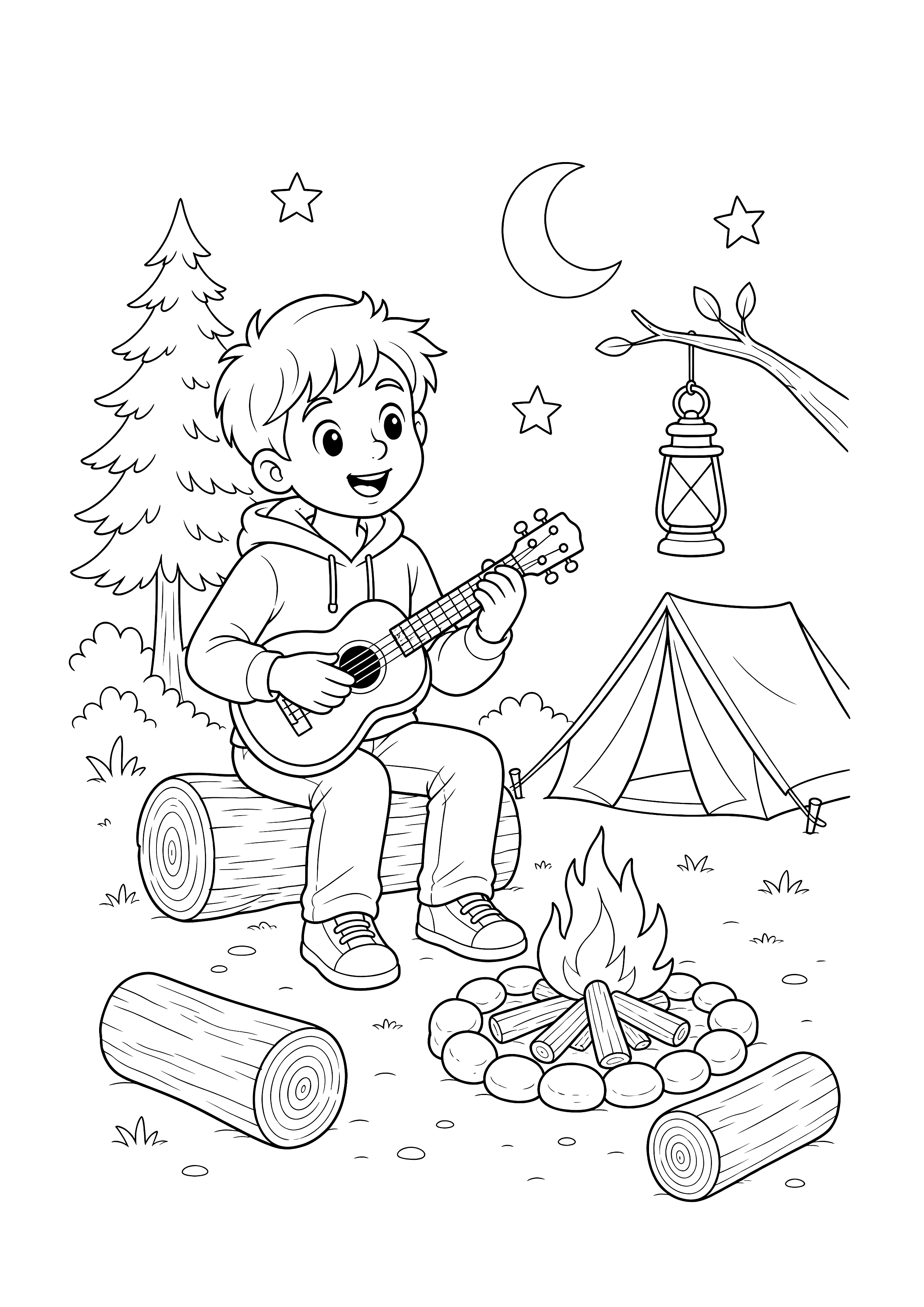 Akustikgitarre am Lagerfeuer — Ein Kind spielt am Lagerfeuer eine sechssaitige Akustikgitarre zwischen Zelt, Laterne und Baumstämmen.