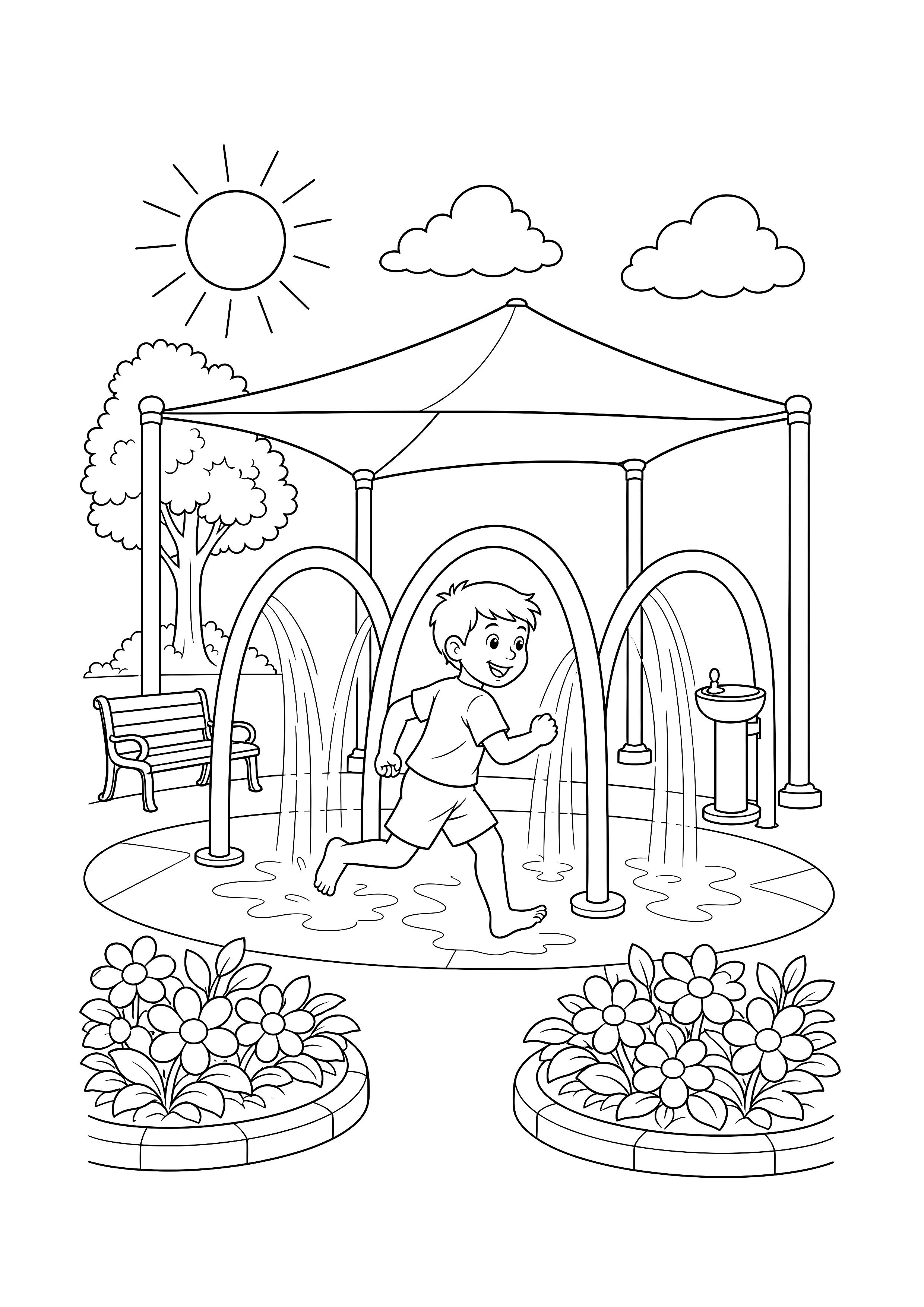 Abkühlung am Wasserspielplatz — Ein Kind läuft an einem heißen Sommertag durch Wasserbögen zwischen Sonnensegel, Bank und Blumenbeeten.
